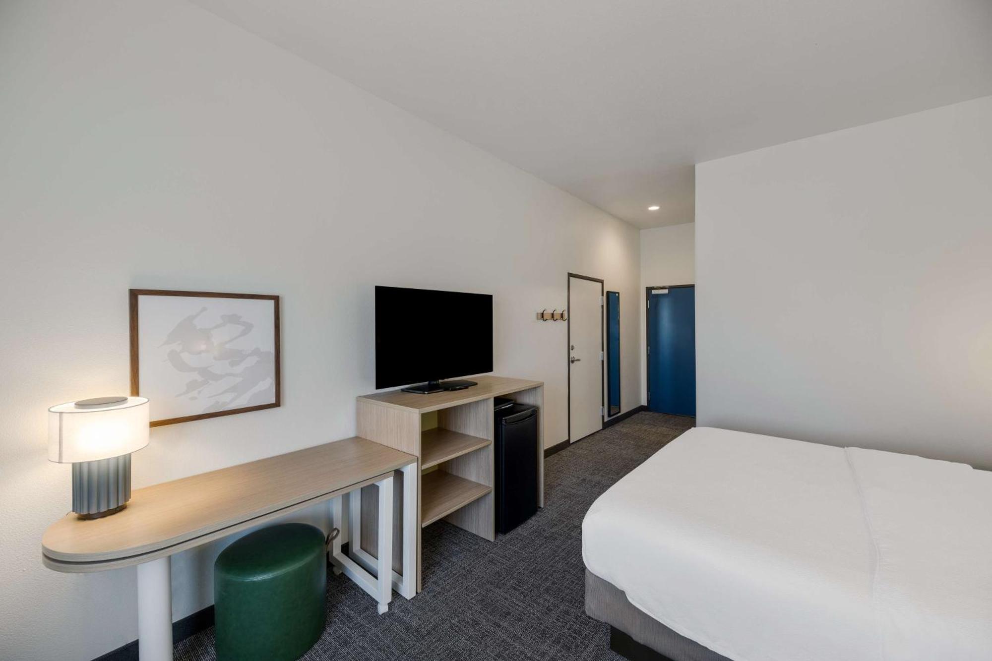 Spark By Hilton Midland South Exterior photo
